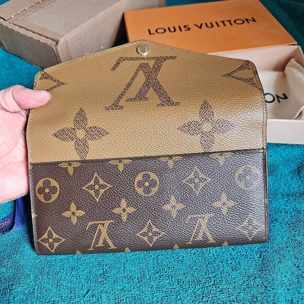 Louis Vuitton Sarah Wallet - Picture 3 of 6